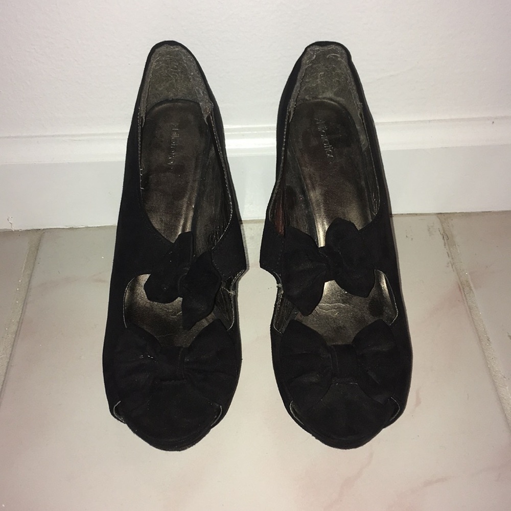 Black heels with bow detail